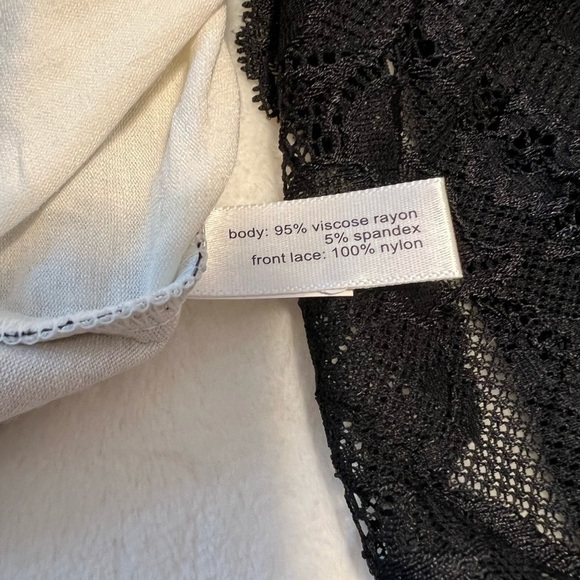 New Limited top with lace - Picture 7 of 7